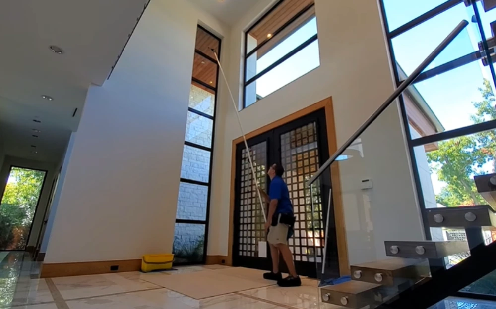 Window cleaning Santa Cruz: cleaning tall narrow windows extension pole