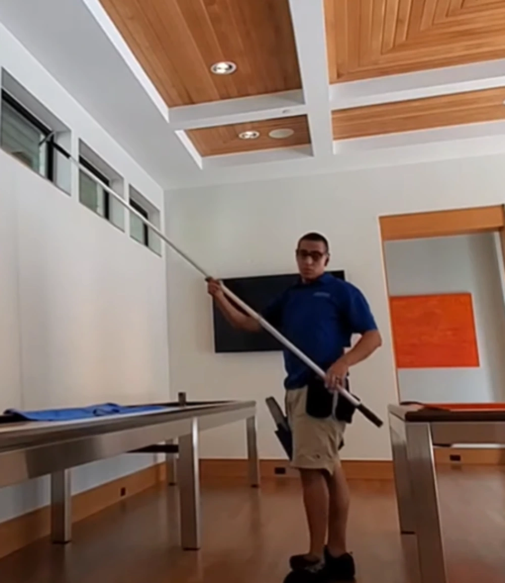 Window cleaning Santa Cruz: extension pole squeegee high windows