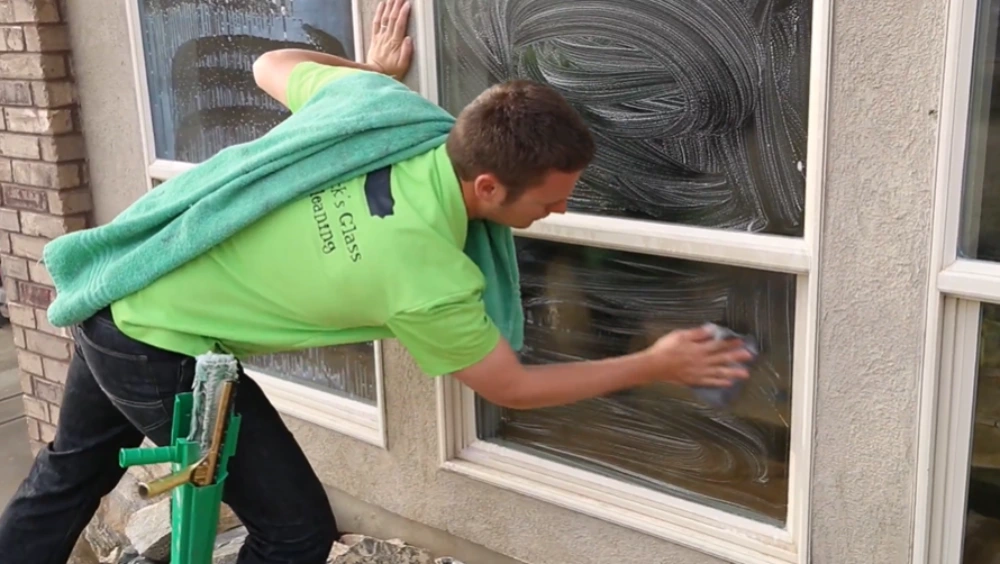 Scrubbing lower window pane cloth