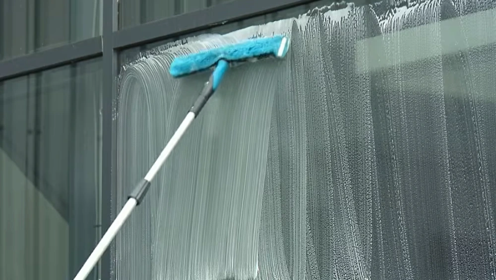 Soapy commercial glass wall extension pole