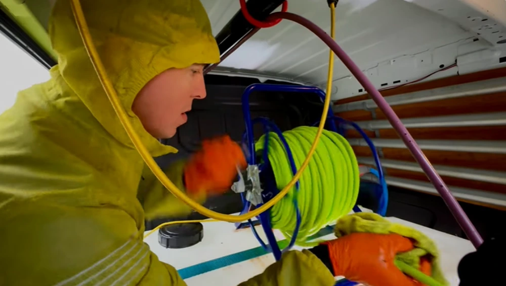 Window cleaning Santa Cruz: water-fed pole hose reel van setup